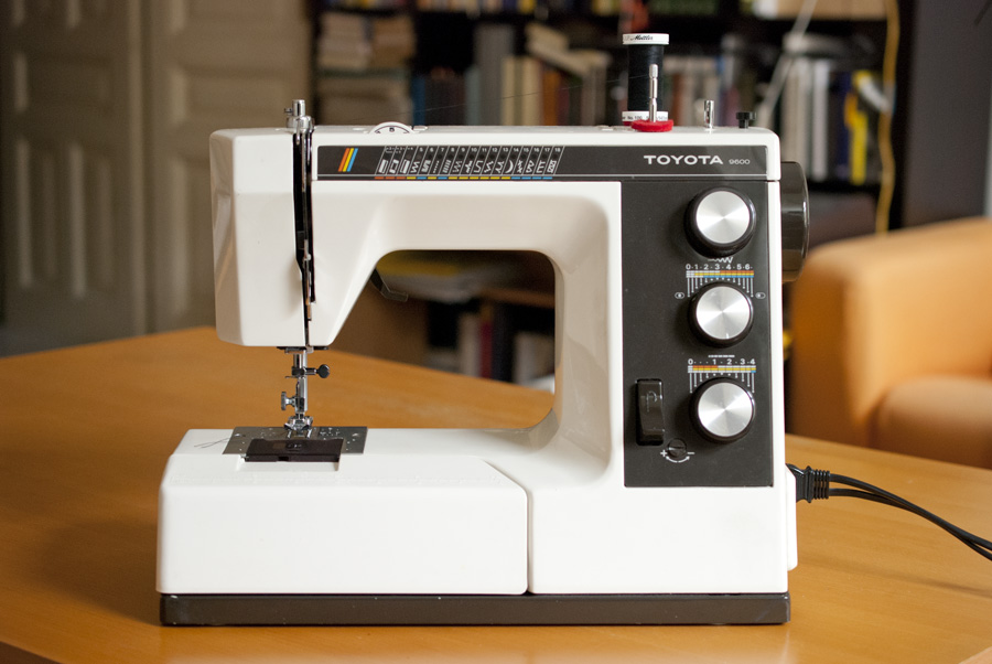 Toyota 9600 Sewing Machine