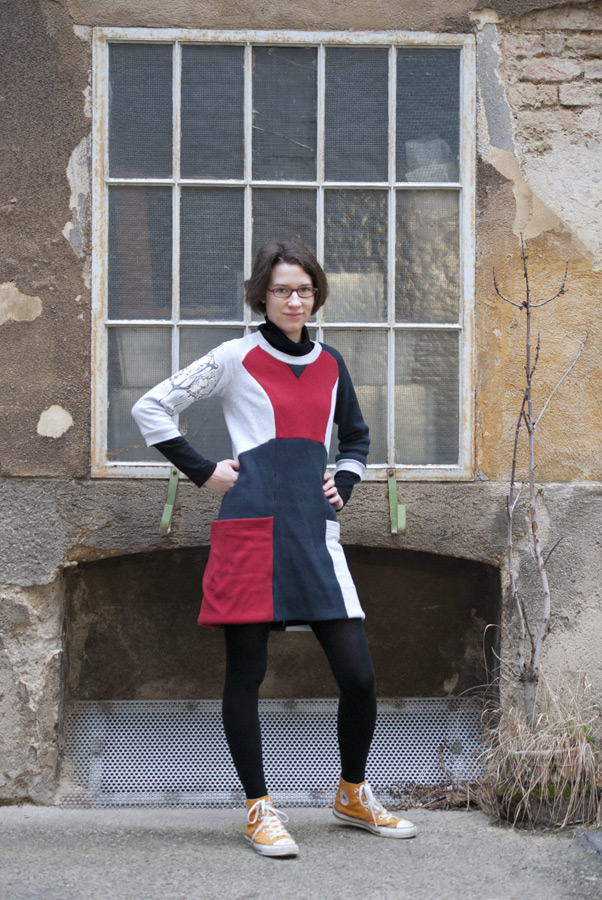 Lola’s Deranged Cousin: Refashioned, Colour-Blocked Victory Patterns Lola Dress