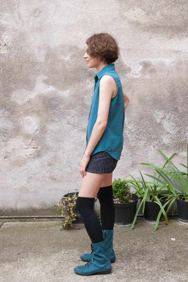 Teal Sleeveless Grainline Studio Archer Shirt: Side